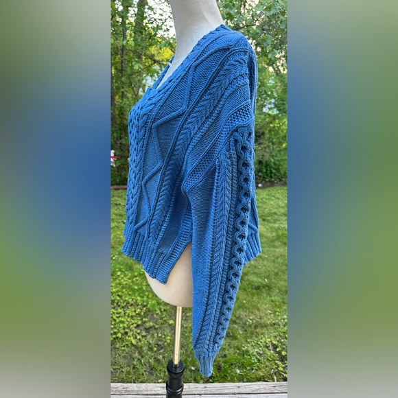 Polo Ralph Lauren Distressed M Blue Knit V Neck Sweater 100 % Cotton Cable Knit - Picture 4 of 11